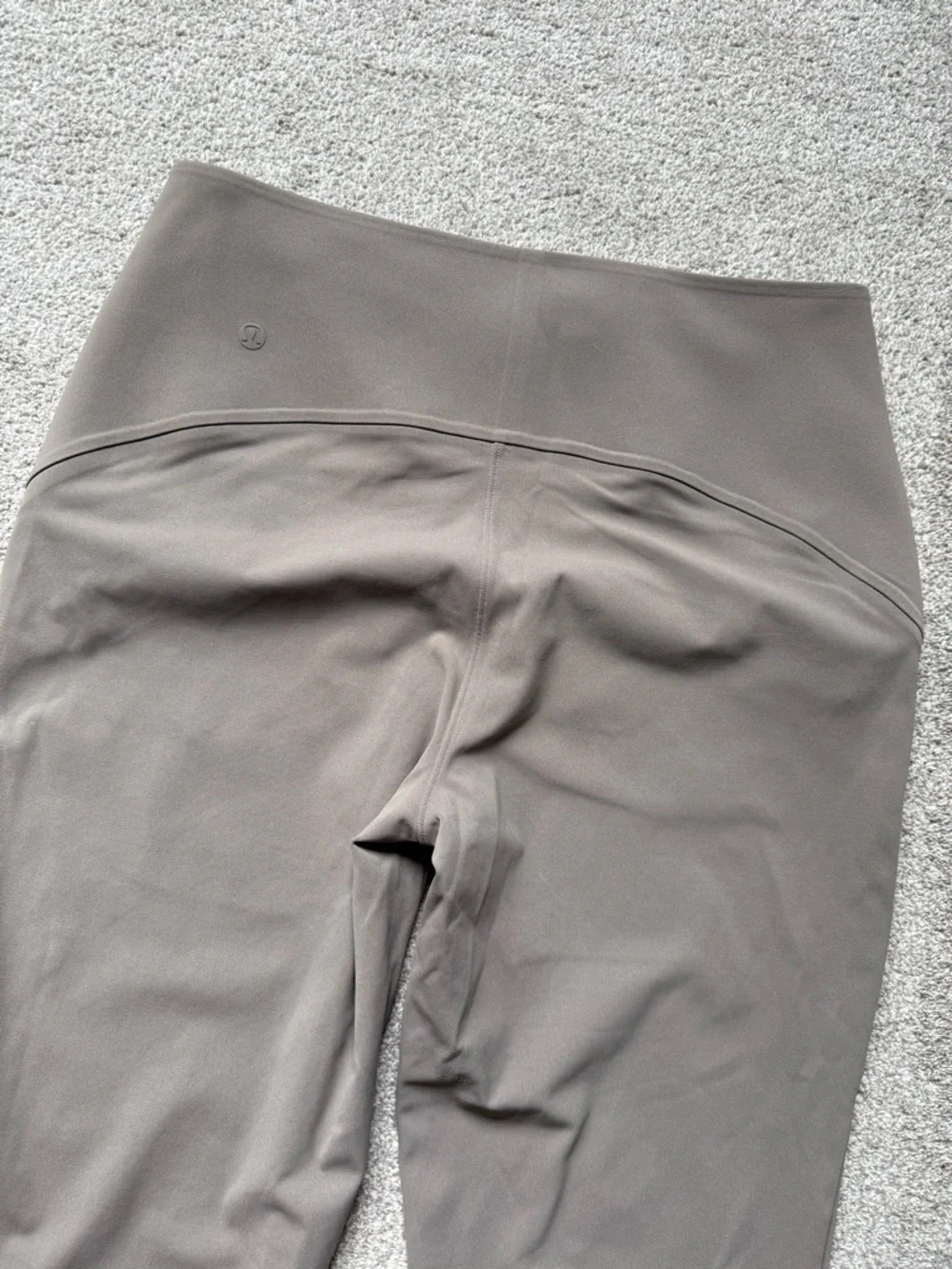 Lululemon Smooth Fit Pull-On High-Rise Cropped Pants | Size 8 - Picture 6 of 7